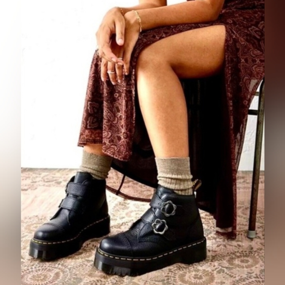 New Doc Martin Devon Flower Buckle Leather Platform Boot Size 7